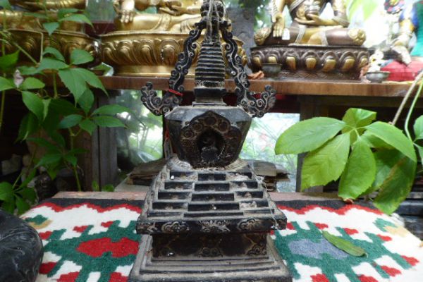 Stupa - verlorene Form aus Nepal