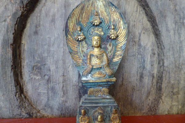 Buddha vergoldet - Bronzefigur aus China